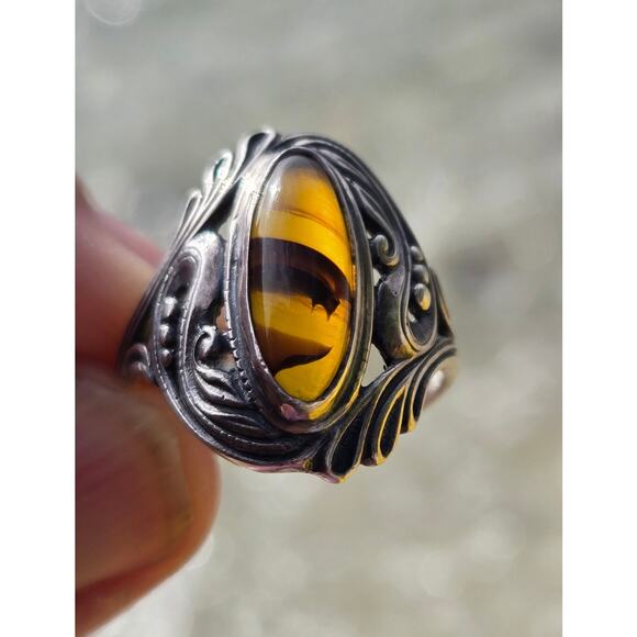 Vintage Sterling Silver Botanical Design Oval Baltic Amber Cabochon Ring, Size 8 - Picture 1 of 10